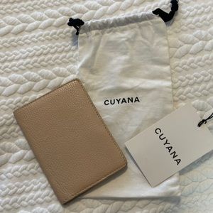 Cuyana passport holder, pink
